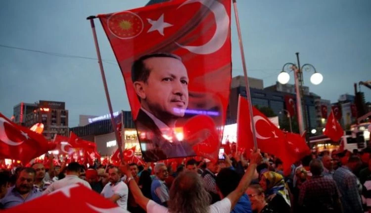 Σάλος στην Τουρκία με τη φωτογραφία Ερντογάν – Ο «δαιμονικός» «Σουλτάνος»